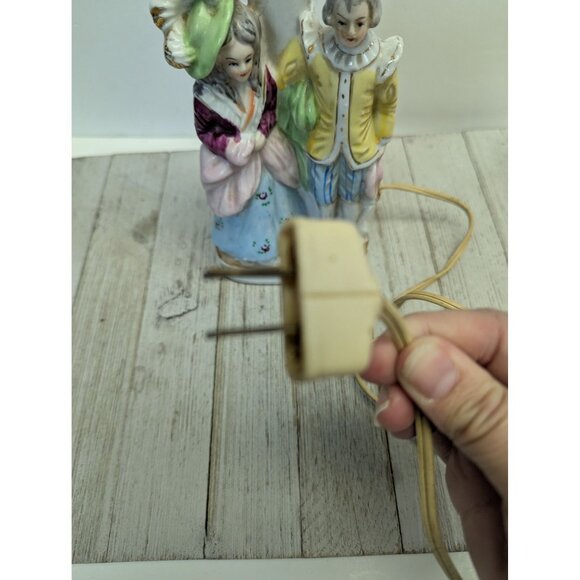 Victorian Couple Lamp Vintage Ceramic 9 3/4" Tall Needs Rewiring - Picture 4 of 8